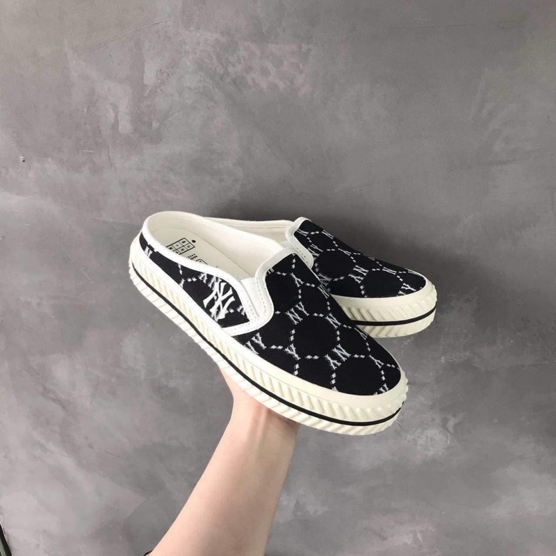 Mule Dia Monogram Auth