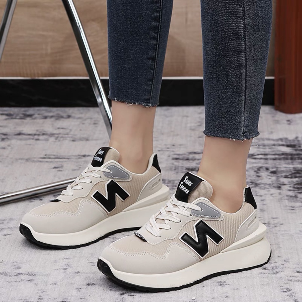 Giày Thể Thao Nữ Chữ N Màu Kem Siêu Đẹp Đế 5 Phân