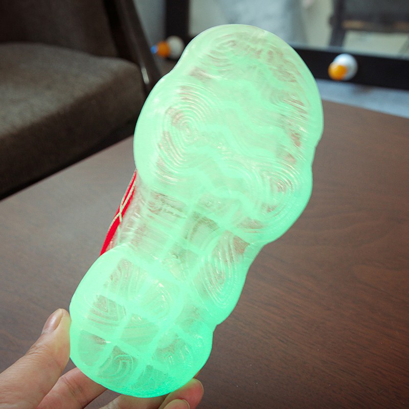 Giày thể thao in hình người nhện có đèn LED cho bé trai