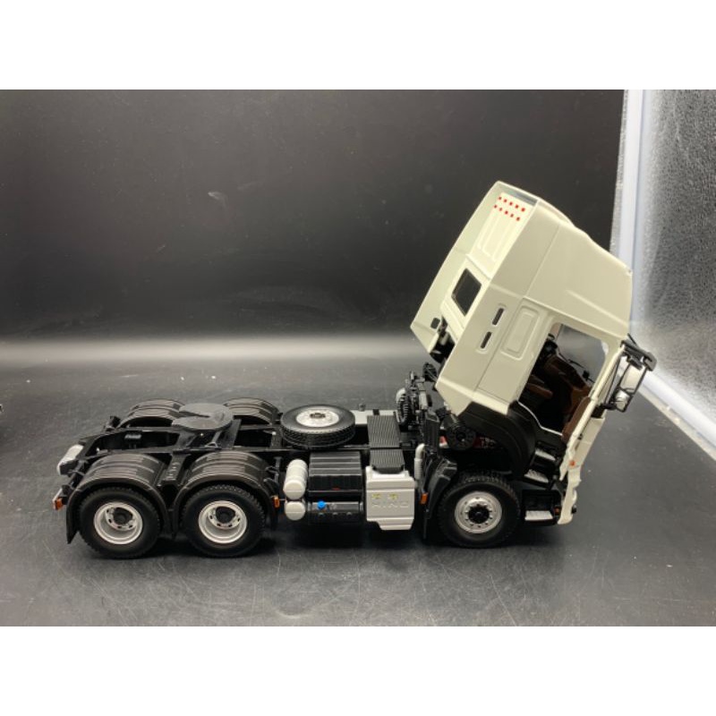 Xe mô hình đầu kéo Hino 700 hợp kim 1:24