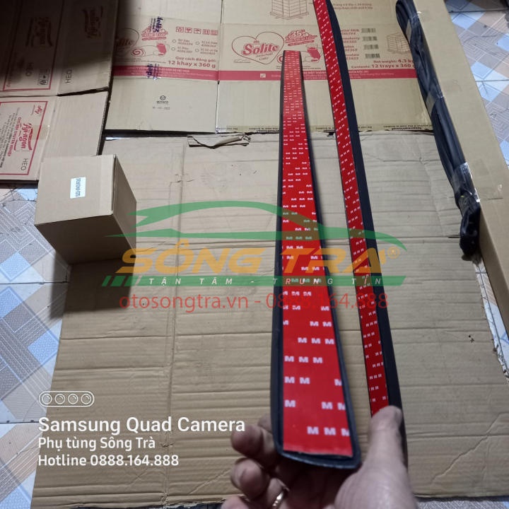 GIÁ NÓC DÙNG CHUNG XE 5 CHỖ. LOẠI DÁN,DÀI 141 CM