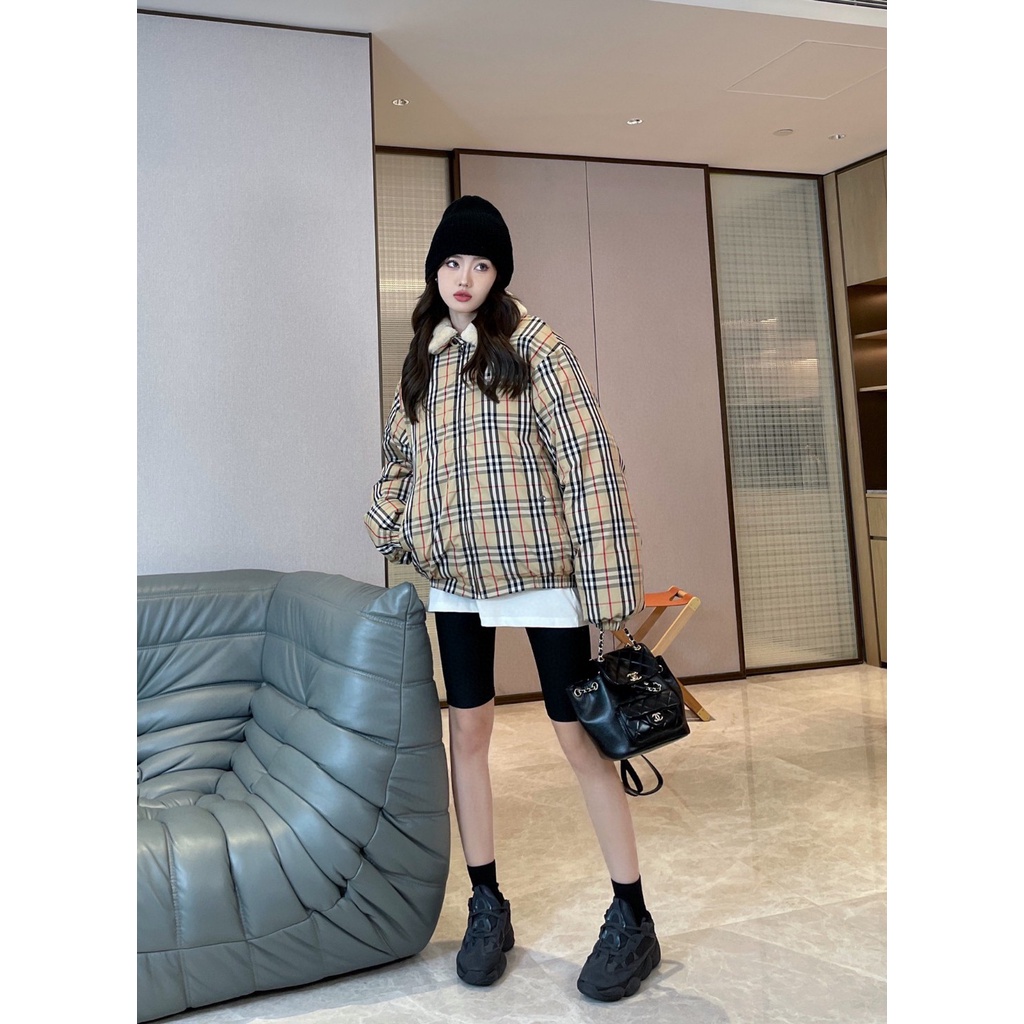Áo khoác phao nữ phối lông hạ tiết kẻ sọc cổ điển thời trang cao cấp Burberry BBR
