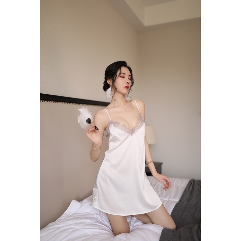 Tặng kèm chip- Váy ngủ lụa satin xẻ sau quyến rũ S800