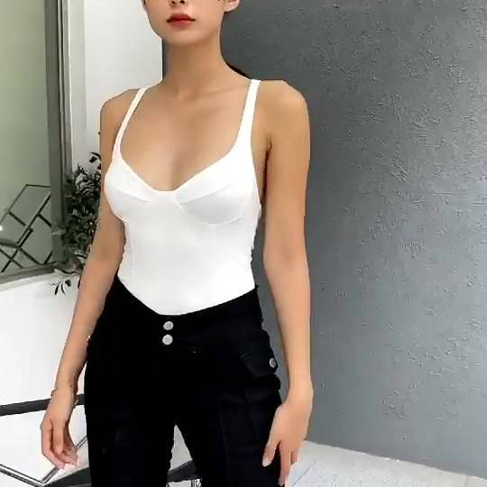 [Mã TOPMAY giảm đến 25k đơn 150k] Hannie-áo Liền Quần Lót Nữ Cổ Chữ V Sâu Nâng Ngực | BigBuy360 - bigbuy360.vn