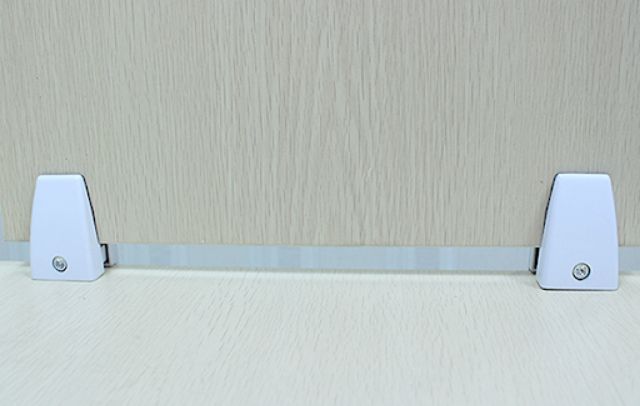 Kẹp mõ vịt - kẹp vách ngăn kính trên bàn làm việc
