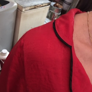 Bộ lụa nhung đỏ viền đen size L