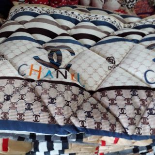 Chăn lông cừu chanel