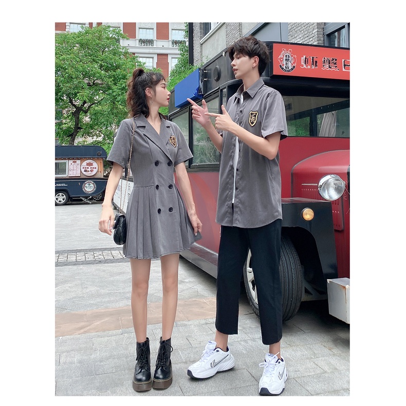 (Oder) Áo đôi tình nhân màu xám váy đầm nữ cổ vest áo sơ mi nam ngắn mác trước ngực.