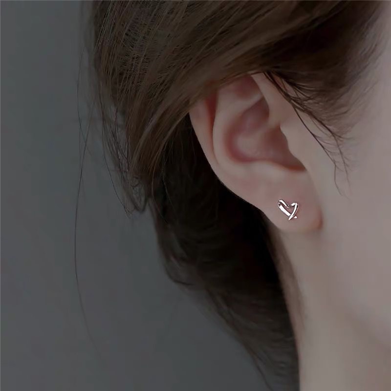 A pair of wings/butterfly earrings women's summer simple and small net red design sense ins wind earring accessories