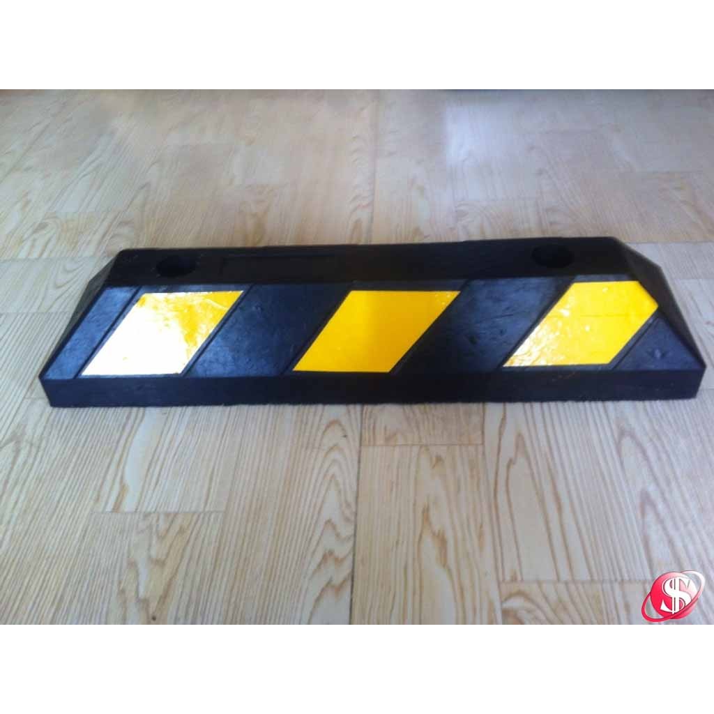 Cục chặn bánh xe ô tô cao su 500mm