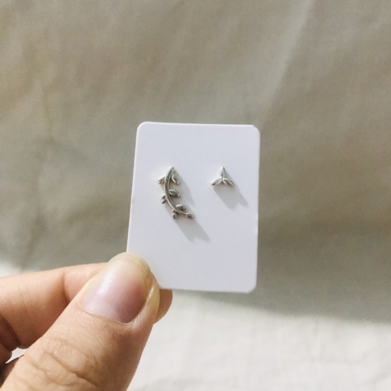 100 bìa treo khuyên trơn , thẻ treo bông tai, Earring hang tags, giấy dày, kích thước 4x3cm