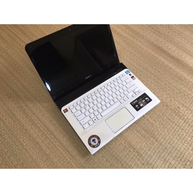 Laptop UFO Sony sve14 i5 trắng đẹp thời trang văn phòng