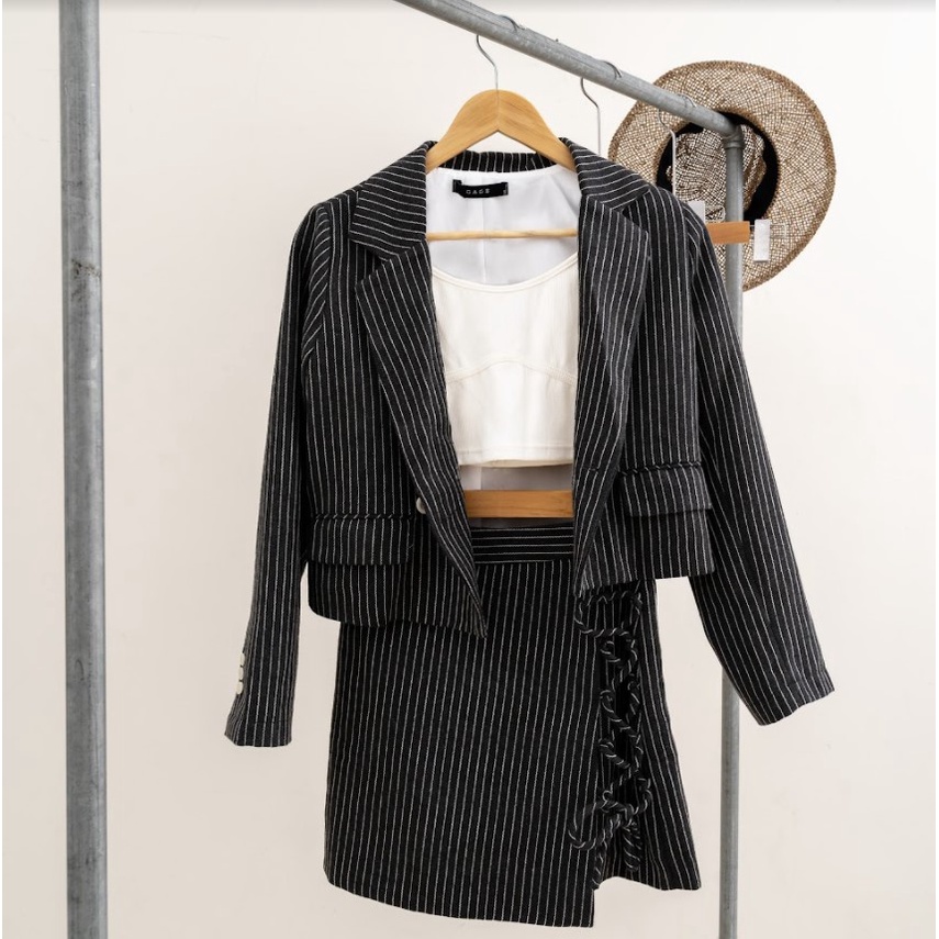 [Mã BMBAU50 giảm 7% đơn 99K] Áo khoác vest blazer nữ dài tay 2 lớp thời trang GAGO hoạ tiết đen sọc GA3642