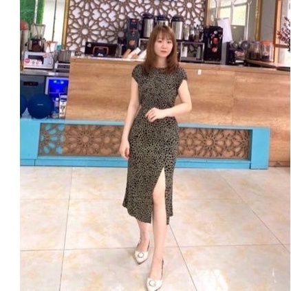 Váy đầm hoa liền thân xẻ gấu hở lưng sau