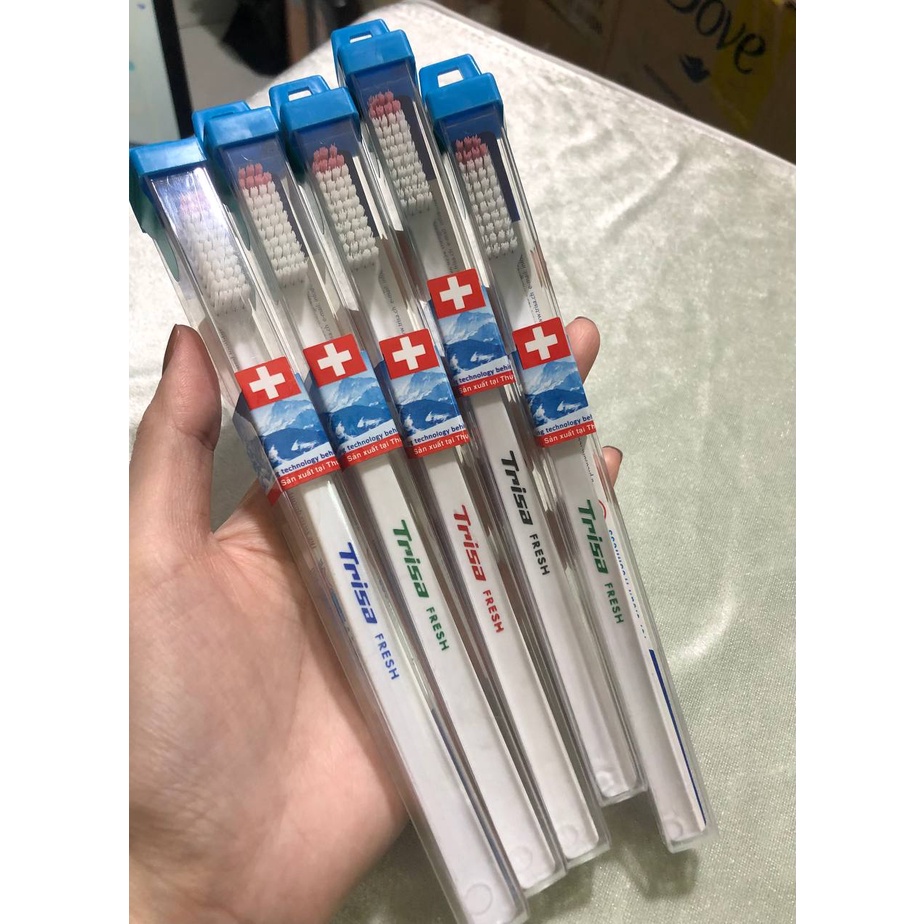 Bàn chải đánh răng trisa