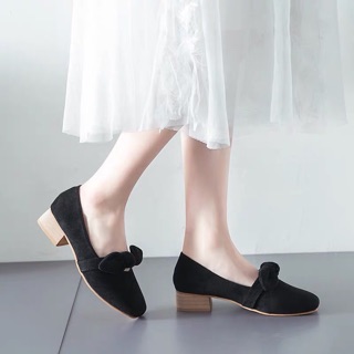 Giày gót vuông da lộn gắn nơ