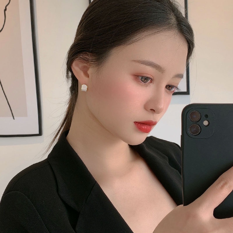 Khuyên tai cỡ nhỏ màu trắng thời trang Hàn Quốc