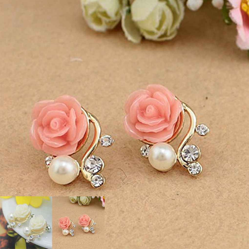 Đôi bông tai hình hoa hồng đính đá pha lê/ ngọc trai giả xinh xắn cho nữ