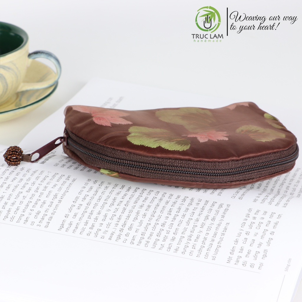 Ví Cầm Tay Túi Đựng Hình Bán Nguyệt Phủ Voan Họa Tiết Hoa Lá Thêu Tay - Trúc Lâm Handmade