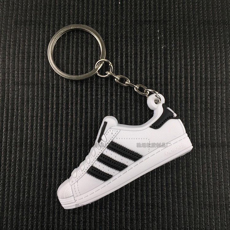 Móc Khóa Giày Adidas Trắng Sọc