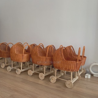 Xe đẩy mây em bé