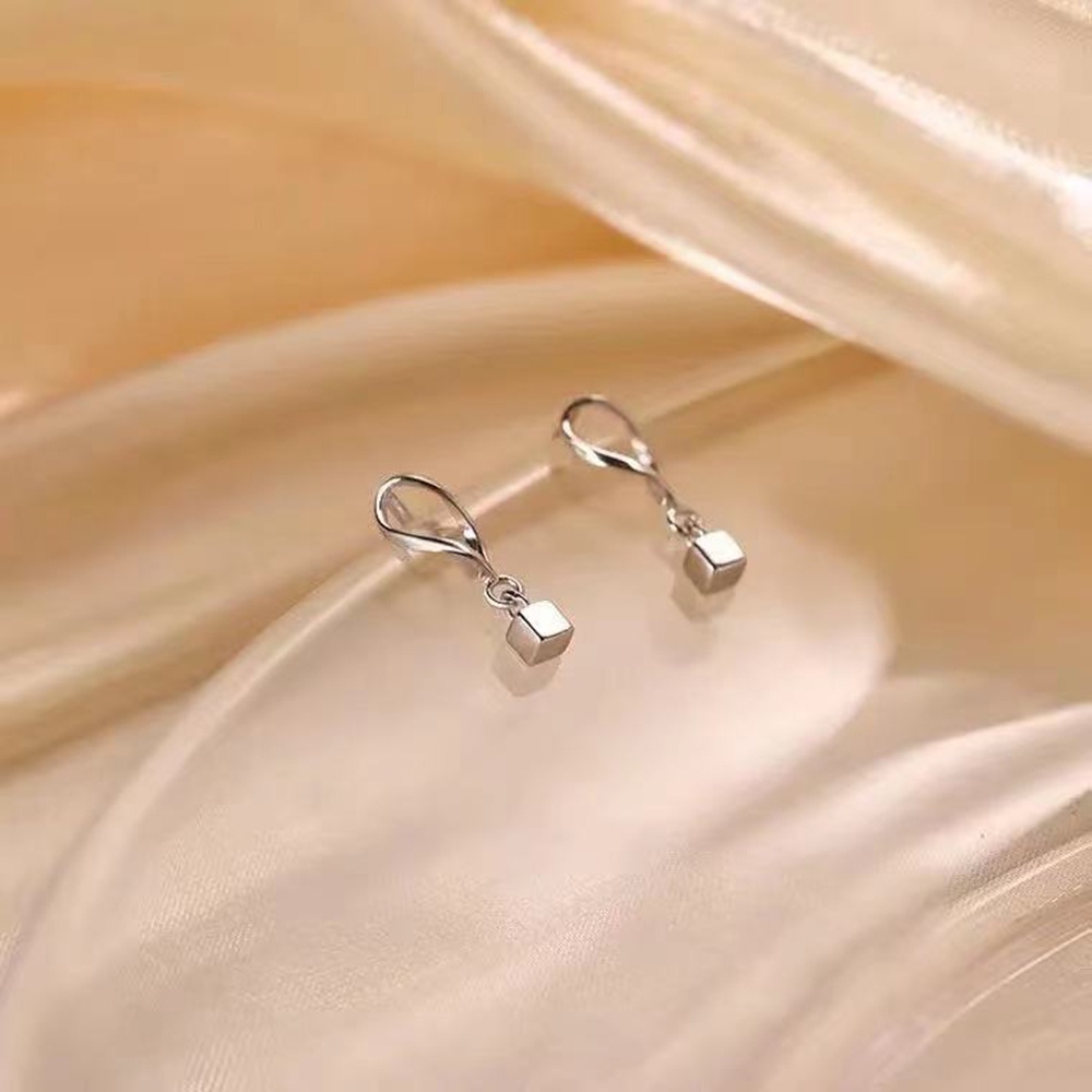 Khuyên tai dáng dài thiết kế độc đáo cá tính thời trang cho nữ