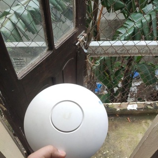 Bộ phát wifi 5ghz unifi ac lr đẹp 90%