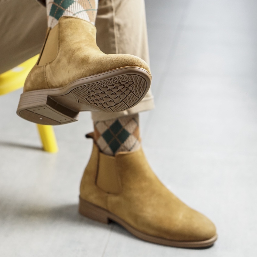 BOOT NAM chelsea cổ lửng có hai màu ,da thật mũi tròn