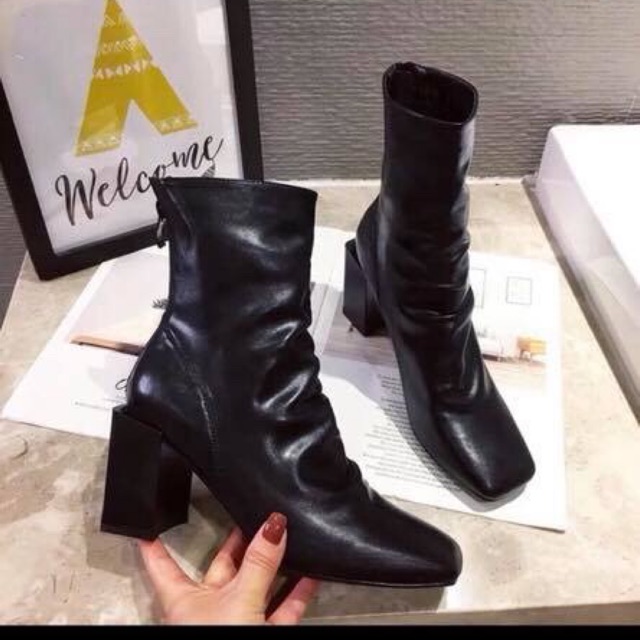 Compo bốt da nhăn đế vuông + váy xuông nhà 08 District