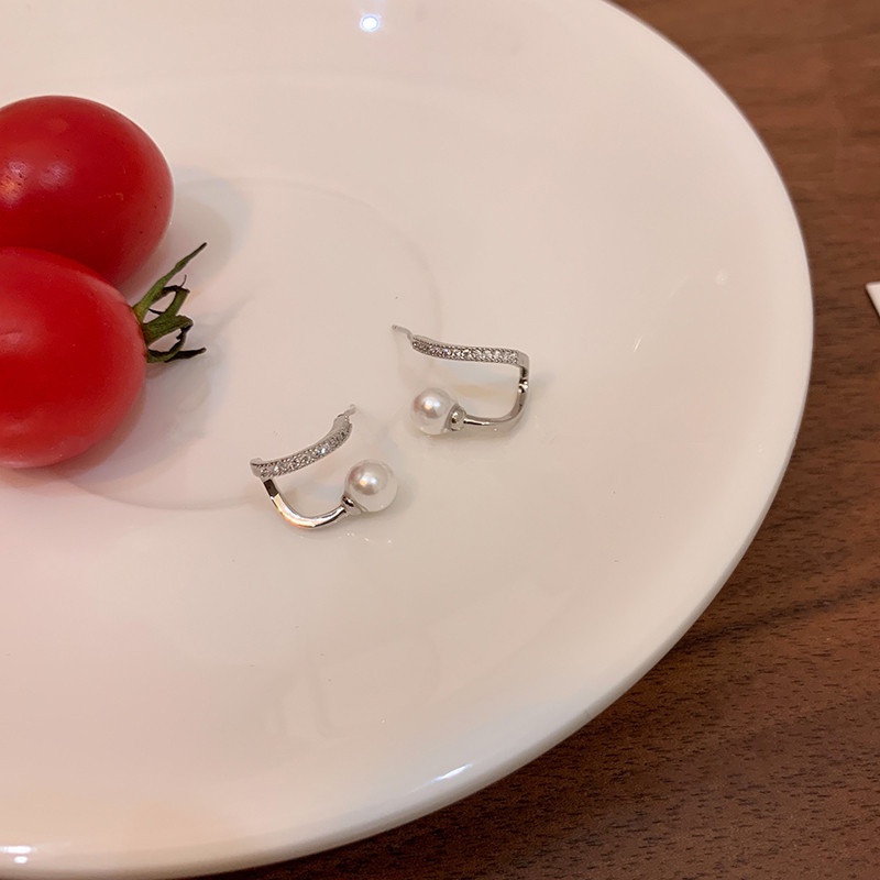 Khuyên Tai Chữ U Đính Ngọc Trai Thiết Kế Độc Đáo 2022