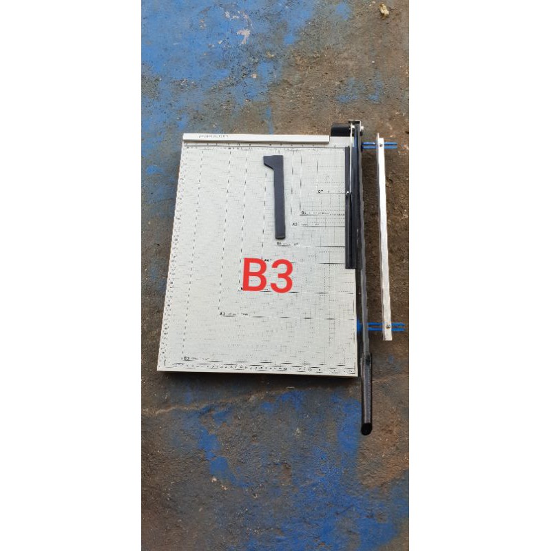 Bàn cắt giấy b3 đã chế cữ chặn