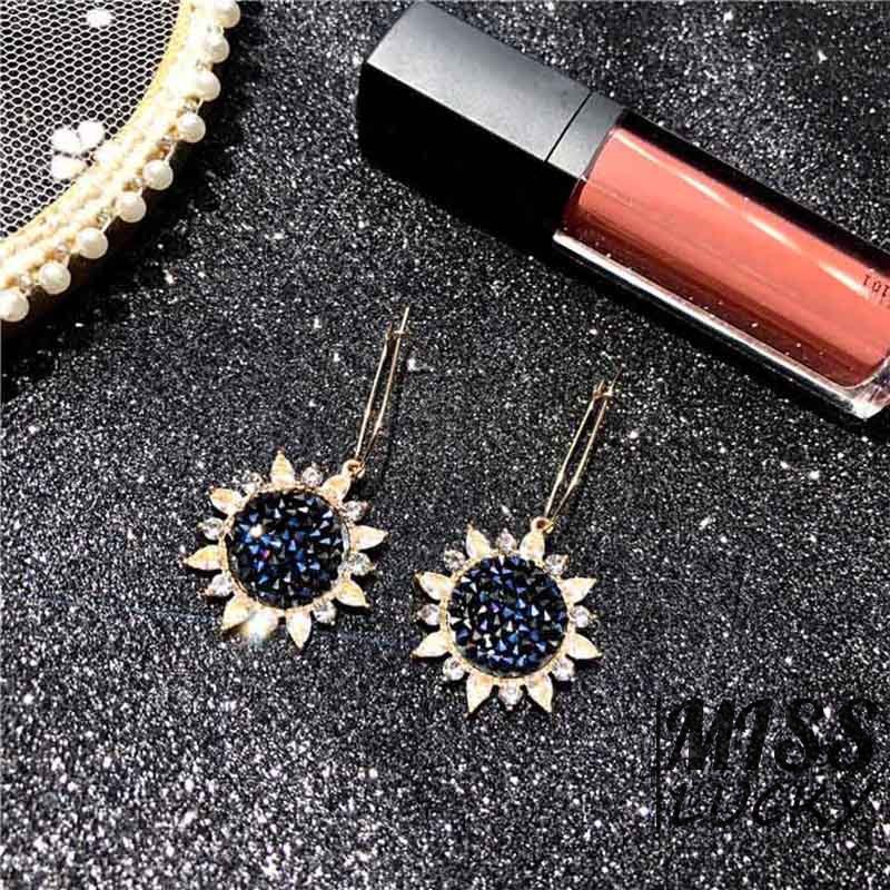 Khuyên tai nữ kiểu dáng hoa phong cách hoàng gia thời trang cá tính