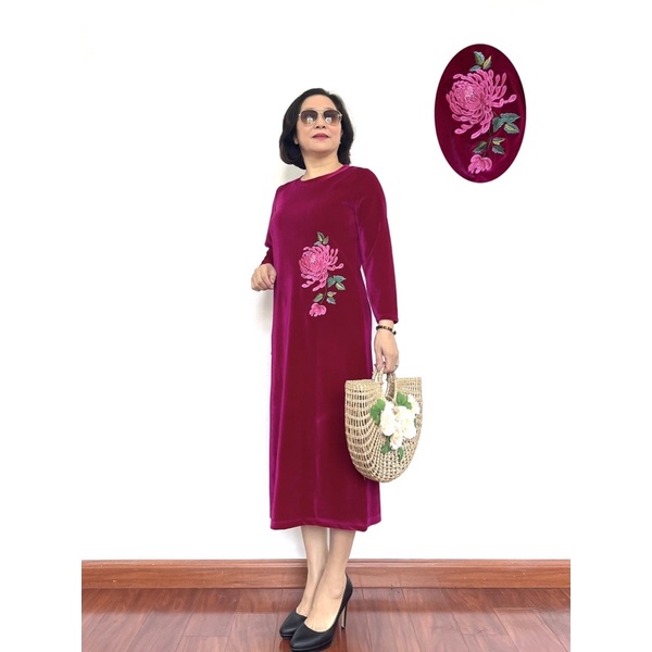 Váy nhung cao cấp thêu họa tiết cạnh sườn sang trọng quý phái