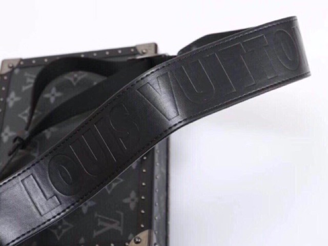 LV cop super VIP