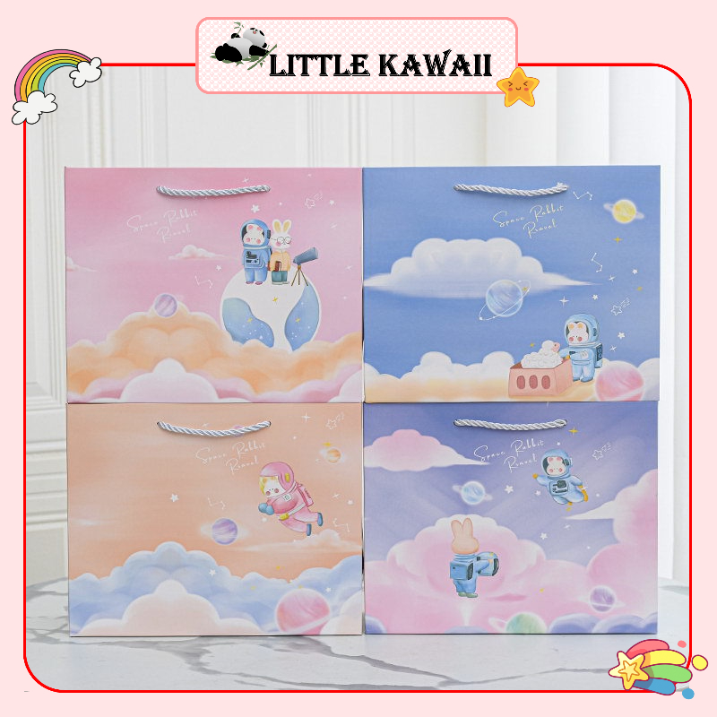 Túi giấy đựng quà ngang mẫu thỏ phi hành gia dễ thương quai lụa