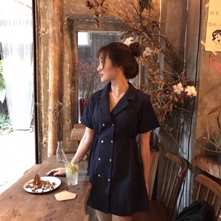 Đầm cổ vest