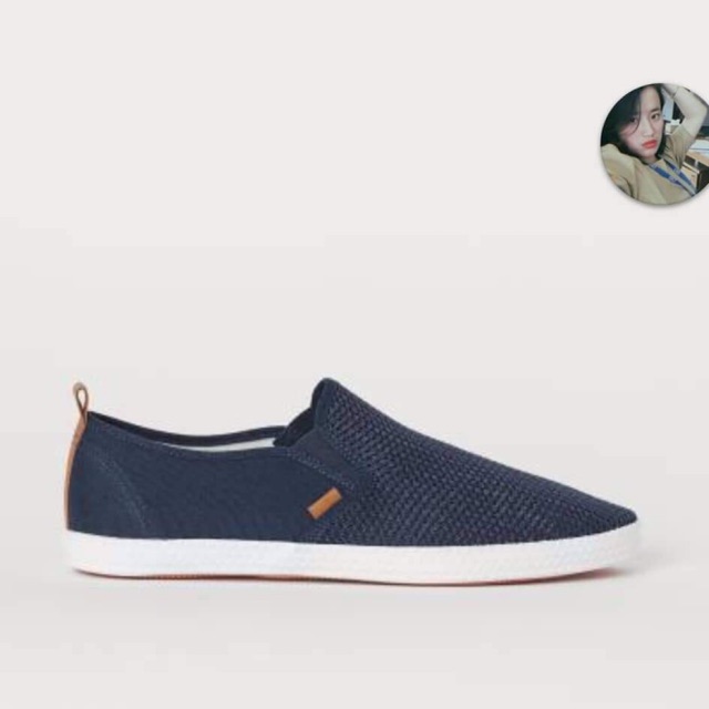 Combo giày HM + 2 áo Stradivarius