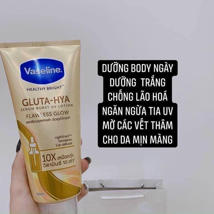 Sữa Dưỡng Thể Trắng Da Ngày Và Đêm Vaseline Healthy Bright Gluta HYA Serum Burst Lotion 10X 300ml