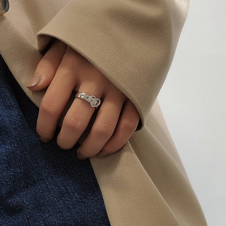 Nhẫn đeo ngón tay hình thắt lưng trái tim phong cách Hàn Quốc độc đáo