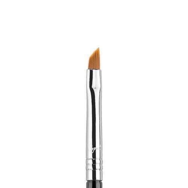 cọ vẽ eyeliner