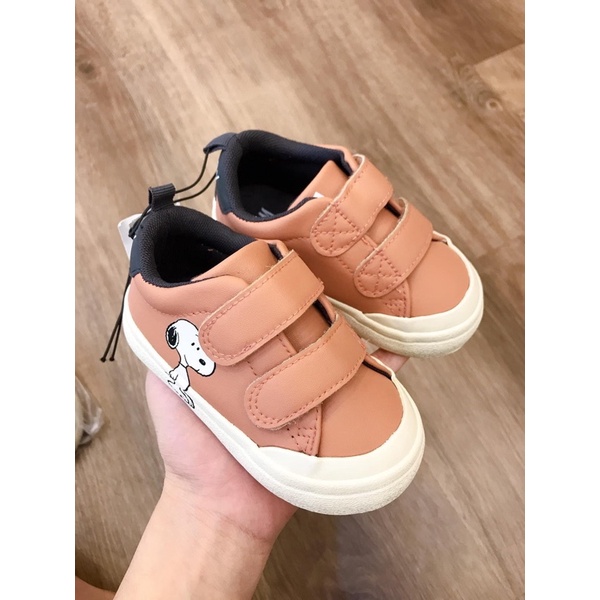 Giày snoopy hm auth