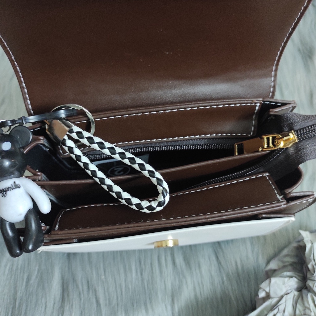 Túi đeo chéo (tặng kèm móc khóa và dây đeo bản to) dáng bầu - Hàng loại 1 - TB.Store DC264 18x14x7