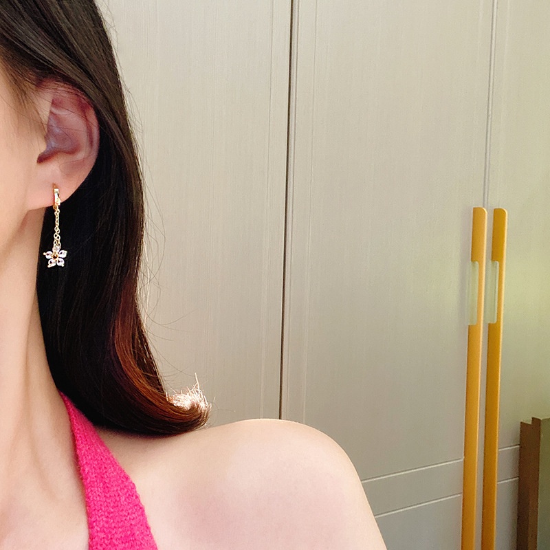 Bông tai dáng dài hình hoa đính đá phối tua rua thời trang cao cấp cho nữ