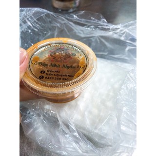 Bánh tráng chấm sốt tắc