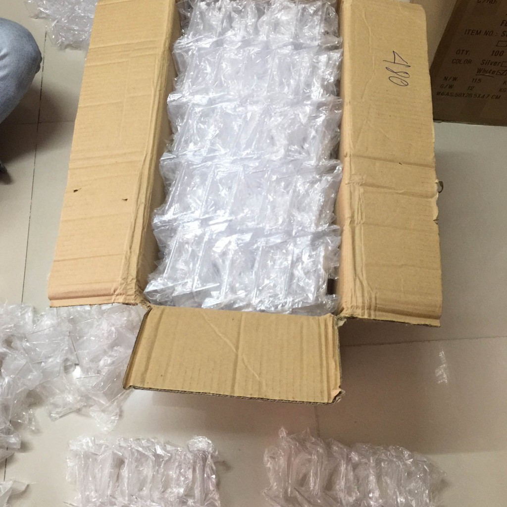 ĐẾ MICA TRƯNG BÀY ĐIỆN THOẠI TRONG SUỐT | BigBuy360 - bigbuy360.vn