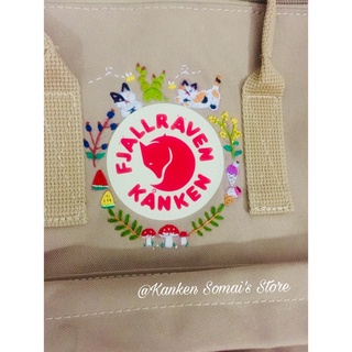 Balo Kanken thêu hình khách thiết kế