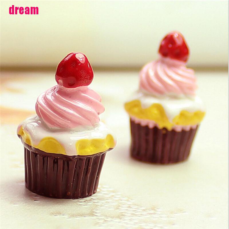 Bộ 3 Mô Hình Bánh Dâu Tây Mini Dùng Để Trang Trí