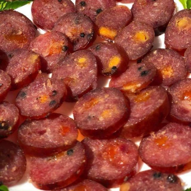 Lạp xưởng tươi trứng muối