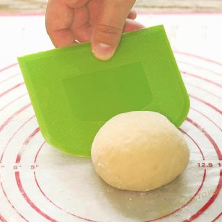 Dao Cắt Bánh Kem Bằng Nhựa An Toàn Tiện Lợi