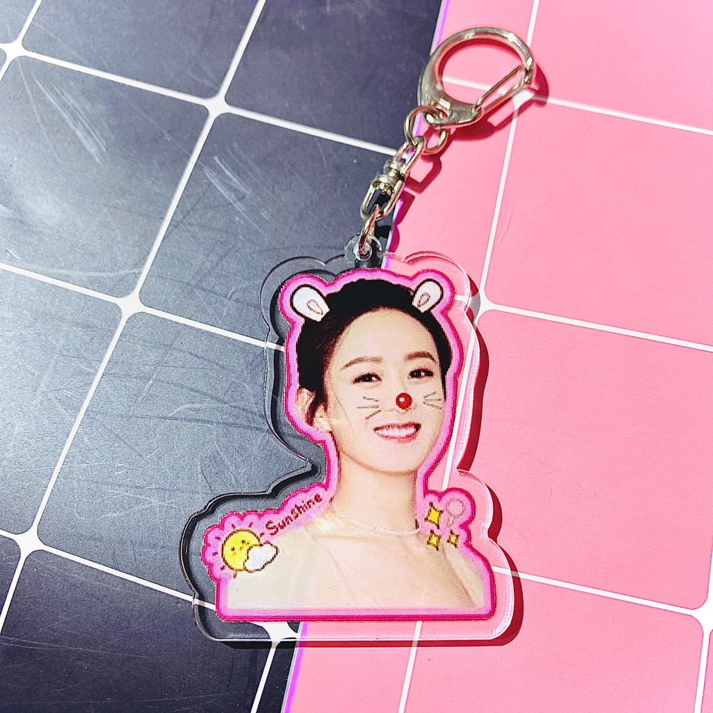 ( Mica trong acrylic ) Móc khóa Triệu Lệ Dĩnh ver chibi quà tặng xinh xắn dễ thương in hình chibi